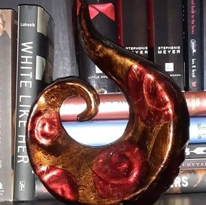 Red and gold decorative piece